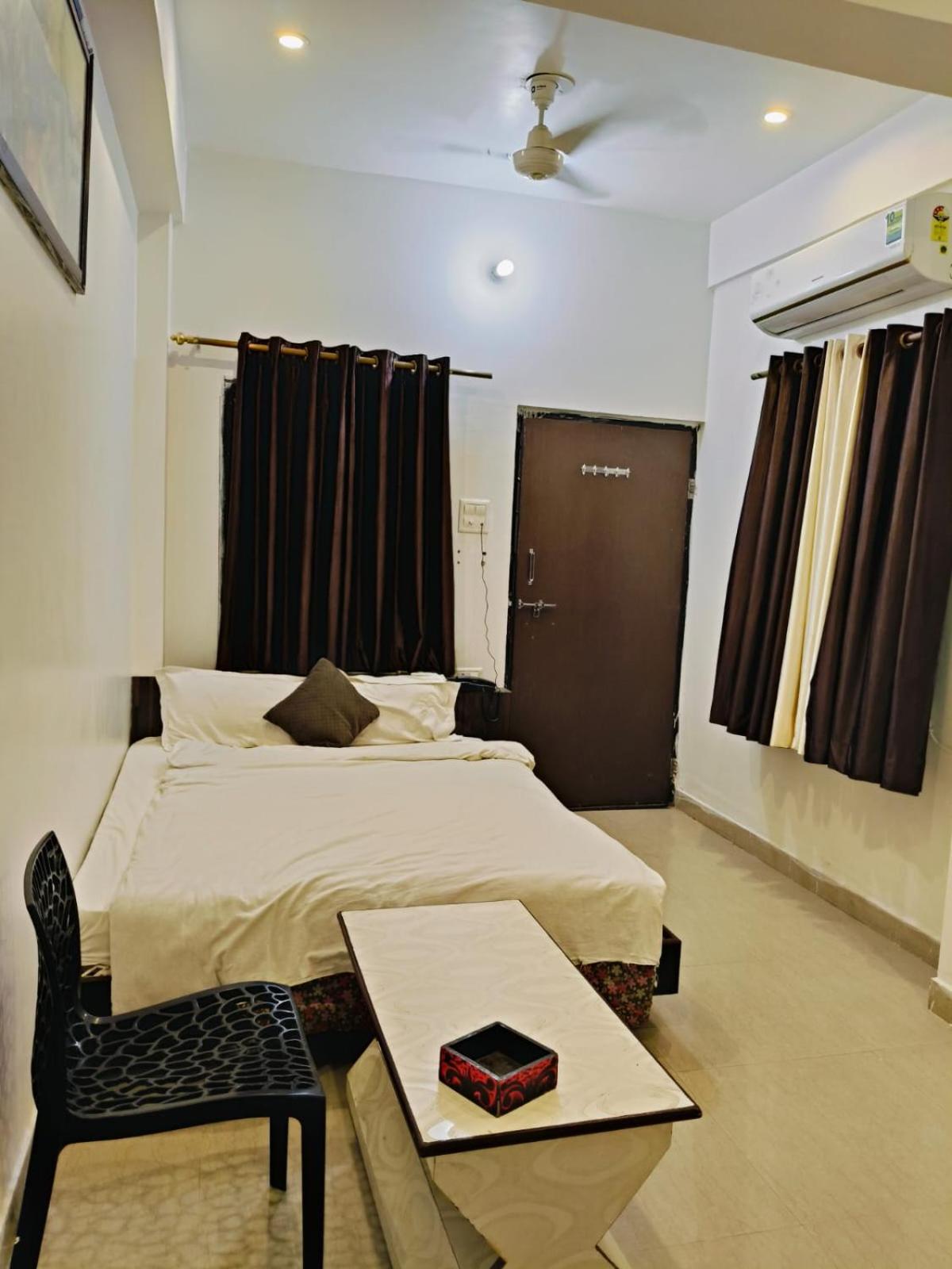 Hotel Nirvana Rooftop Pushkar Extérieur photo