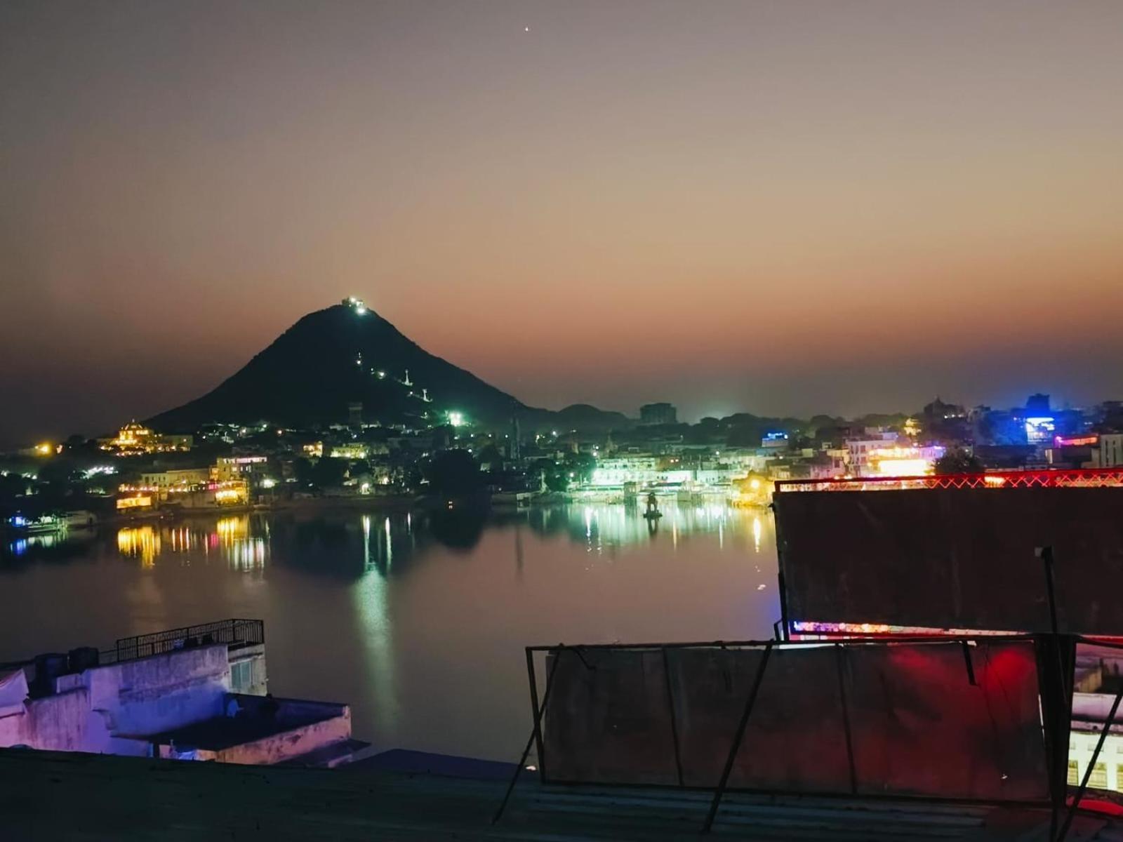 Hotel Nirvana Rooftop Pushkar Extérieur photo